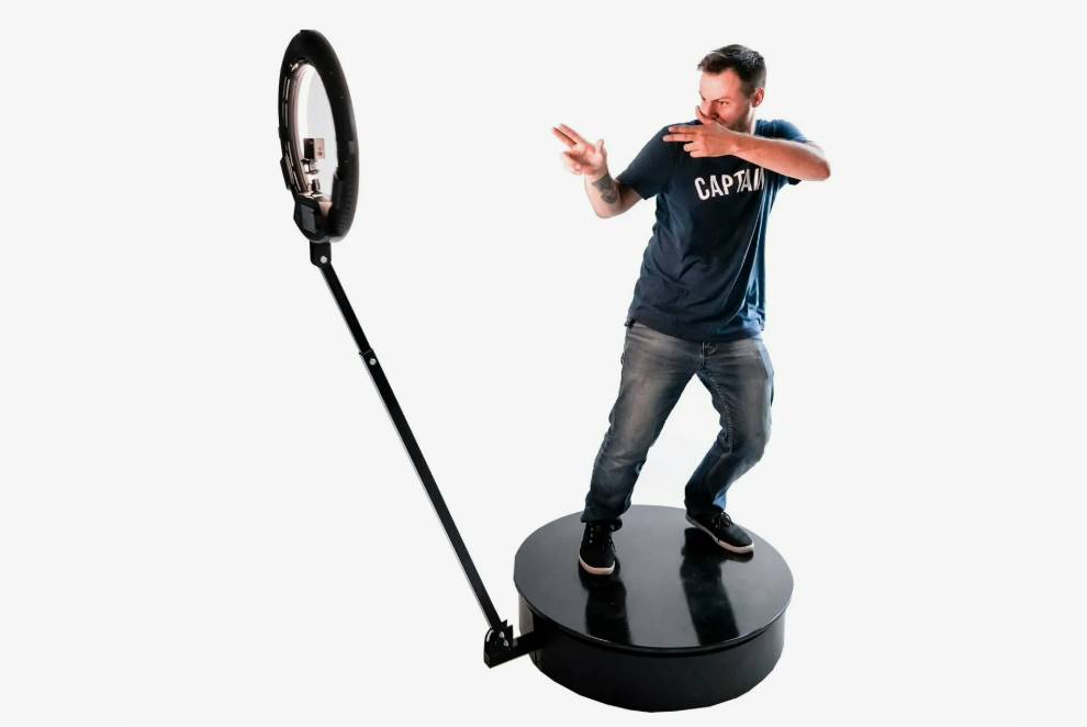 Видеоспиннер или селфи 360° от компании Membox — интерактивное оборудование в аренду для мероприятий